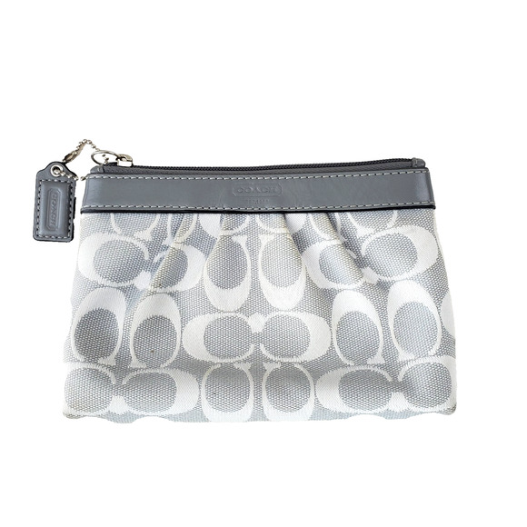 Coach Small Signature Gray Pleated Canvas Logo Wristlet Collectible Stylish Zip - Picture 1 of 7